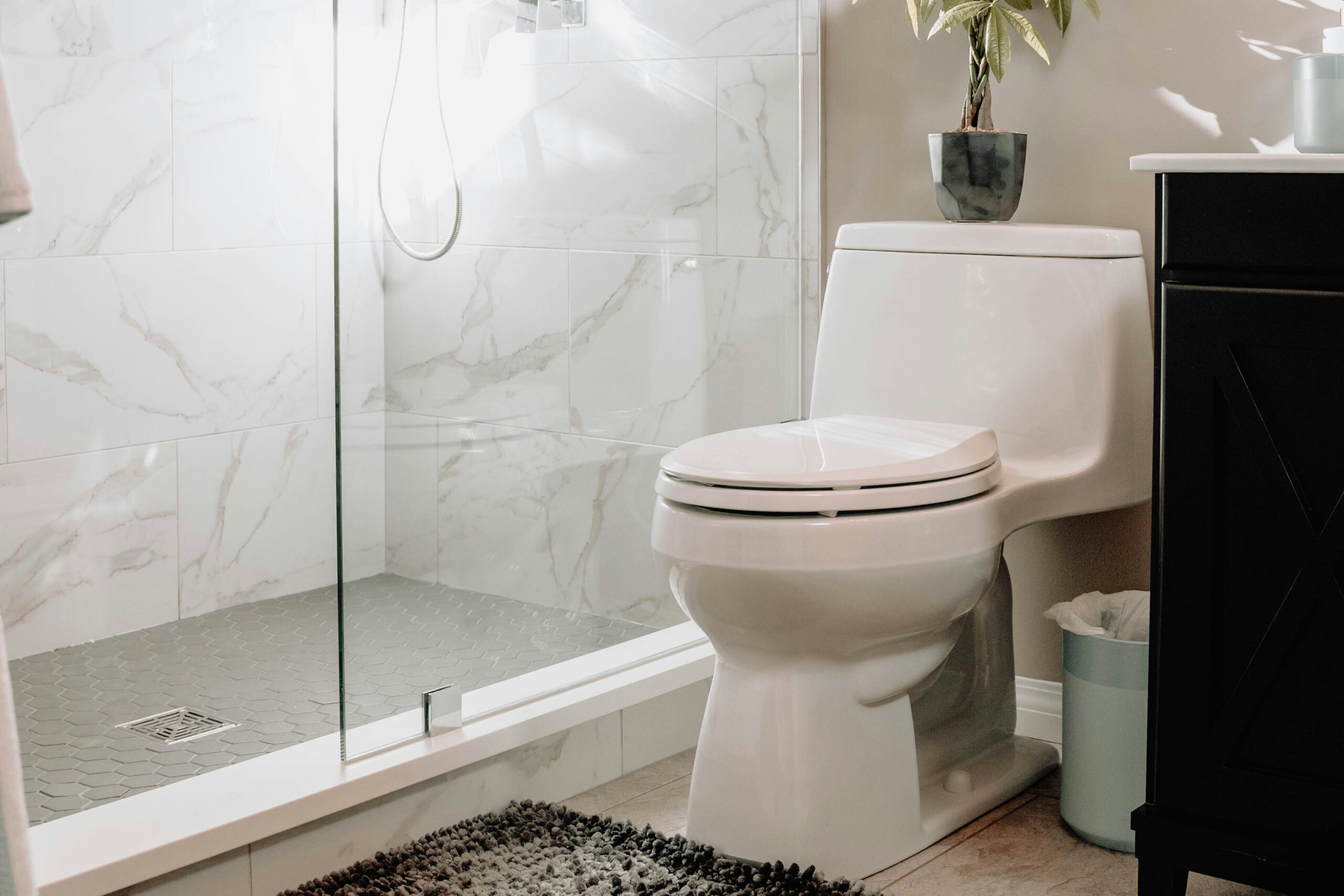 Toilette ist kein Mülleimer: Tipps für sauberes Abwasser