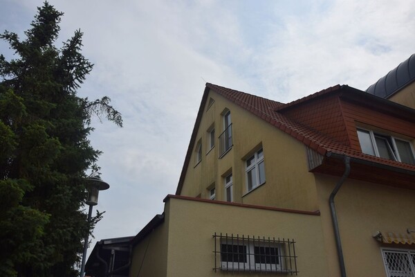 Helle Einraumwohnung mit Balkon & Einbauküche Helle Einraumwohnung mit Balkon & Einbauküche